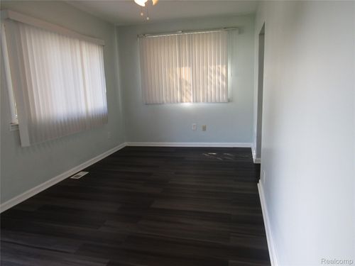 18655 Wood St, Melvindale, MI, 48122-1464 | Card Image