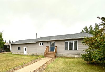 4821 48 St, House detached with 4 bedrooms, 2 bathrooms and 6 parking in Hardisty AB | Image 1