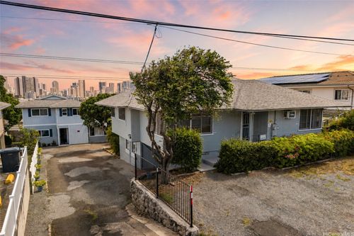 2243 Seaview Ave, Honolulu, HI, 96822-2440 | Card Image