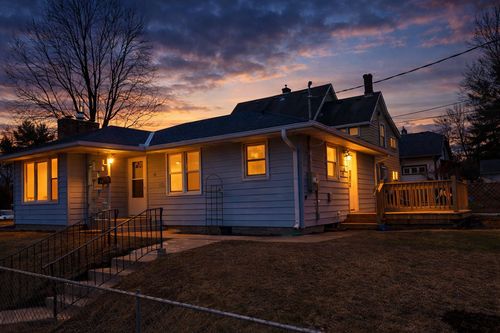 42 Baker St W, Saint Paul, MN, 55107-2856 | Card Image