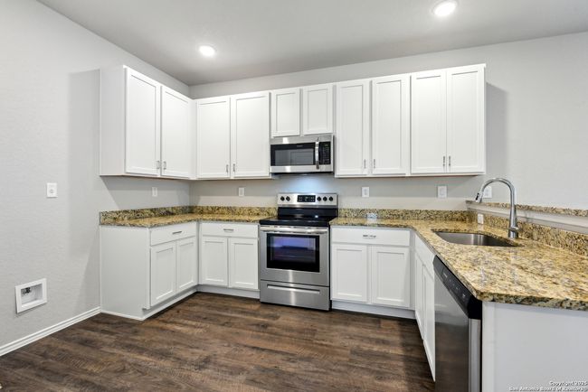 7150 Pisces Way, House other with 3 bedrooms, 2 bathrooms and null parking in Converse TX | Image 5