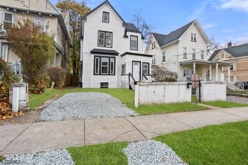 237 Cleveland St, Orange, NJ, 07050-2803 | Card Image