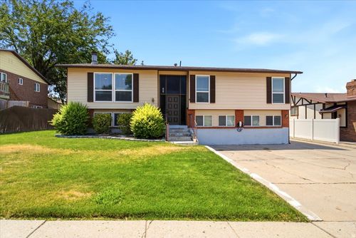 84 E 1470 S, Farmington, UT, 84025-2038 | Card Image