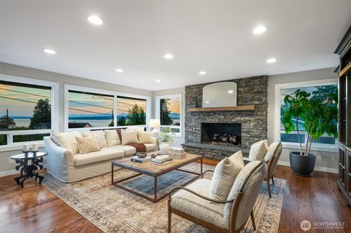 20222 23rd Pl Nw, Shoreline, WA, 98177-2327 | Card Image