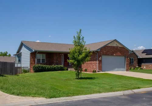 707 S Hedgewood Cir, Andover, KS, 67002-6600 | Card Image