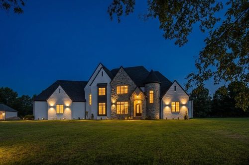 9926 Garden Wind Cv, Collierville, TN, 38017-9410 | Card Image