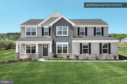 4-2010 Settlers Ridge Rd, SLATINGTON, PA, 18080-4165 | Card Image