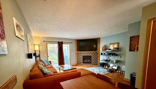 3817 Vale Dr, Traverse City, MI, 49686-2978 | Card Image