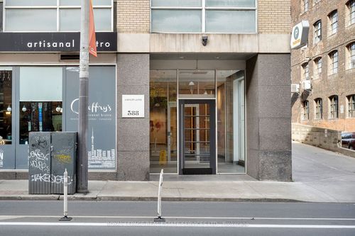 520-388 Richmond St W, Toronto, ON, M5V3P1 | Card Image