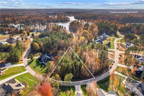 589 Sunset Pointe Dr, Salisbury, NC, 28146-5702 | Card Image