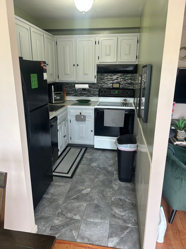 APT-607 - 1310 Berlin Turnpike, Condo with 2 bedrooms, 1 bathrooms and 1 parking in Wethersfield CT | Image 21
