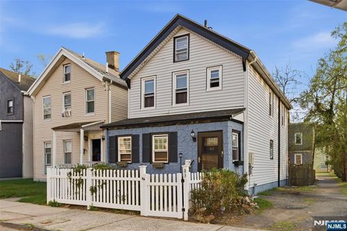 83 Hamilton St, East Orange, NJ, 07017-2909 | Card Image