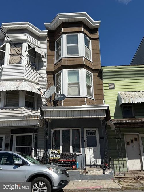 33 W Spruce St, MAHANOY CITY, PA, 17948-2636 | Card Image