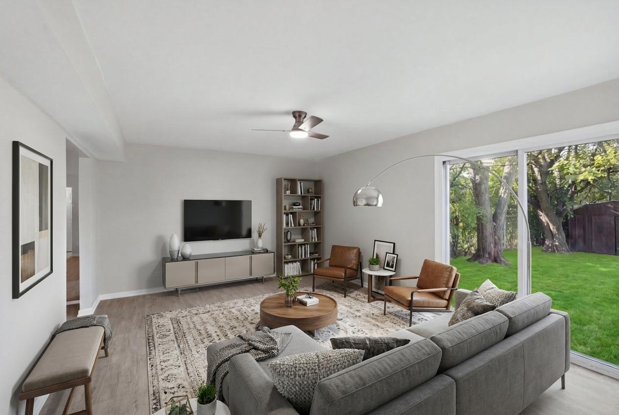 Residential in Country Club Hills 3