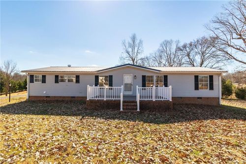 2808 Turners Creek Rd, Yadkinville, NC, 27055-6830 | Card Image