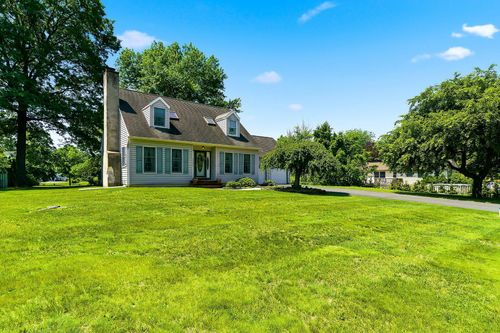 8 Edwards Dr, Wrightstown, NJ, 08562-1911 | Card Image