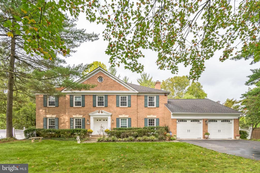 Royal Dominion Dr, Bethesda, MD 20817