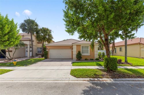 363 Nw 158th Ave, Pembroke Pines, FL, 33028-1587 | Card Image