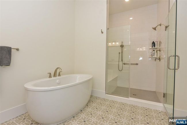 21 Castle Stuart Ct, Condo with 3 bedrooms, 3 bathrooms and null parking in River Vale NJ | Image 25