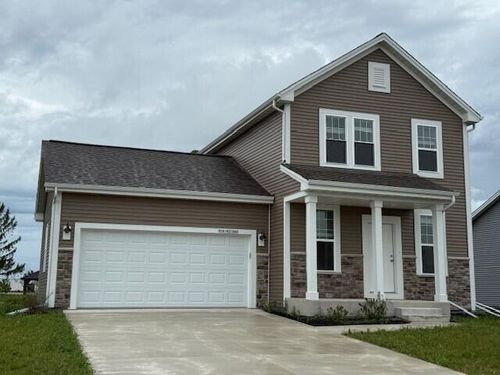 16121960 Daisy Dr, Jackson, WI, 53037-1209 | Card Image