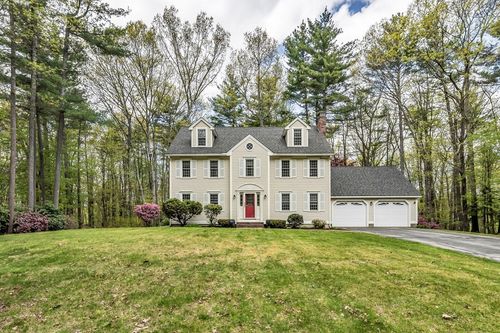 4 Cherokee Ct, Londonderry, NH, 03053-2634 | Card Image