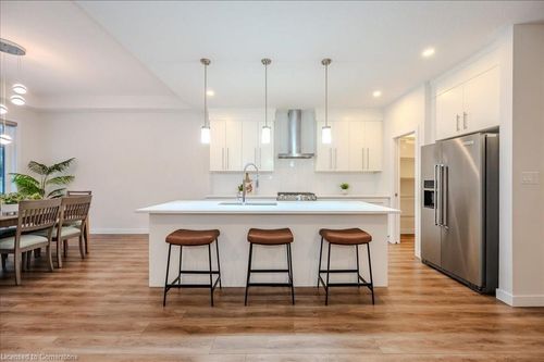 49 Ryder Ave, Guelph, ON, N1G0H1 | Card Image