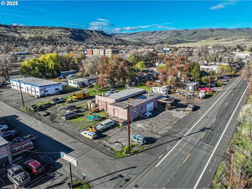 2812 W 2nd St, The Dalles, OR, 97058-4126 | Card Image