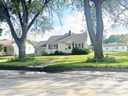 2415 8th St, Columbus, NE, 68601-6635 | Card Image