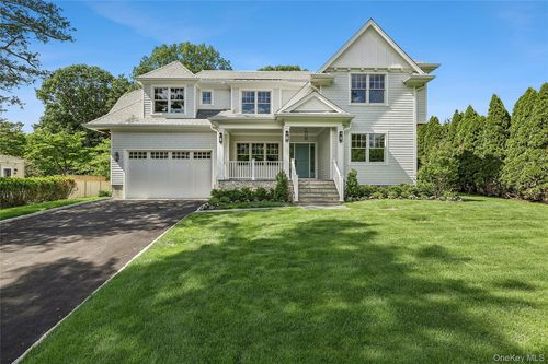8 Club Rd, Sea Cliff, NY, 11579-2106 | Card Image