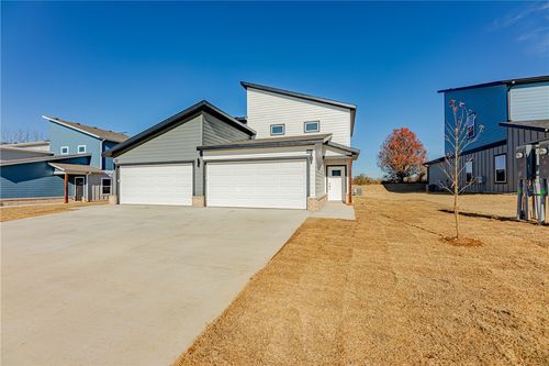 2-1500 Sw Casuarina Dr, Bentonville, AR, 72713-5197 | Card Image