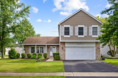25W055 Canary Ct, Naperville, IL, 60540-3777 | Card Image