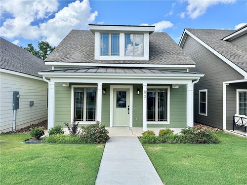 821 Ne Heights Ln, Bentonville, AR, 72712-3096 | Card Image