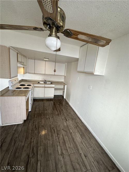 1-5808 Bromley Ave, Las Vegas, NV, 89107-1532 | Card Image