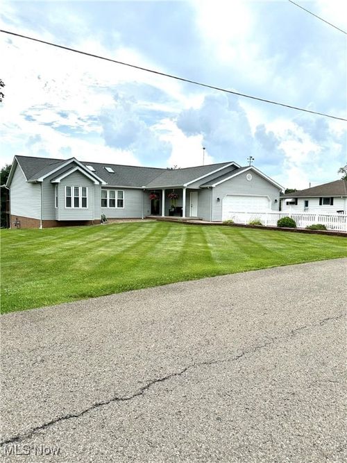 2865 Mcfarland Dr, Zanesville, OH, 43701-9083 | Card Image