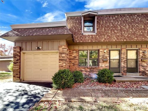 2417 Charente Dr, Maryland Heights, MO, 63043-1501 | Card Image