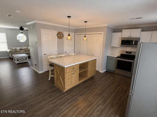 apt-13-102 Village Trce, Kingston, TN, 37763-7073 | Card Image