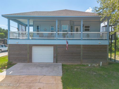 105 Hayden Ave, Pass Christian, MS, 39571-4902 | Card Image