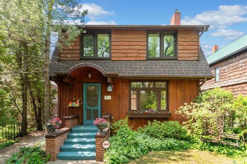 811 9th Ave N, Saskatoon, SK, S7K2Z1 | Card Image