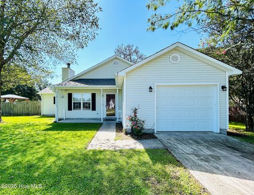 152 Horse Shoe Bnd, Jacksonville, NC, 28546-9795 | Card Image