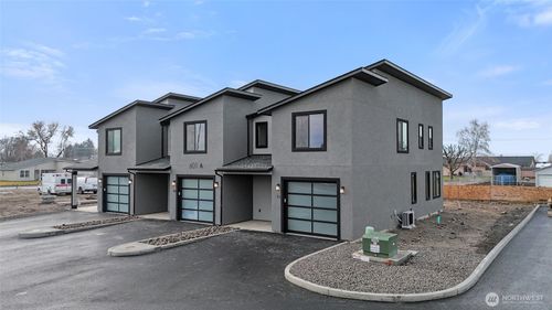 d21-601 S Dorsing St, Moses Lake, WA, 98837-4067 | Card Image