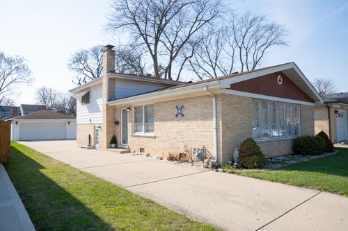 214 S Mount Prospect Rd, Mount Prospect, IL, 60056-3439 | Card Image
