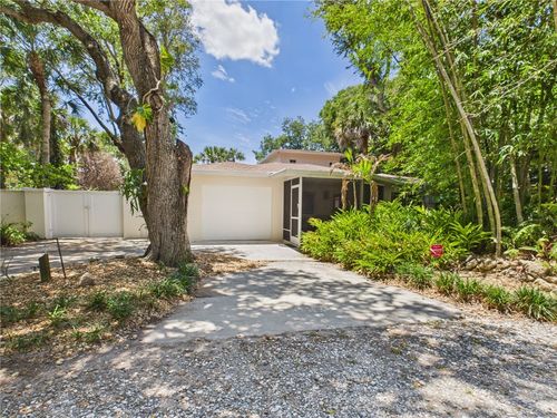 9525 Periwinkle Dr, Vero Beach, FL, 32963-4558 | Card Image
