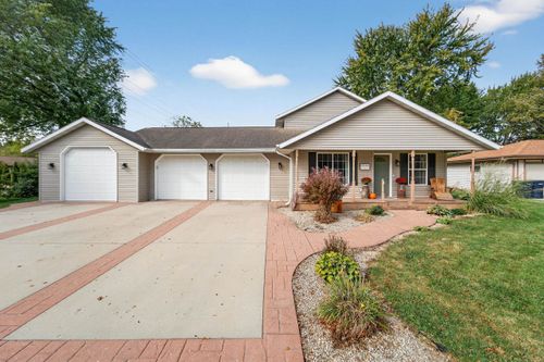 2019 Cottonwood Dr, Janesville, WI, 53545-0631 | Card Image