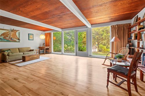 99 Mount Airy Rd S, Croton-On-Hudson, NY, 10520-2136 | Card Image