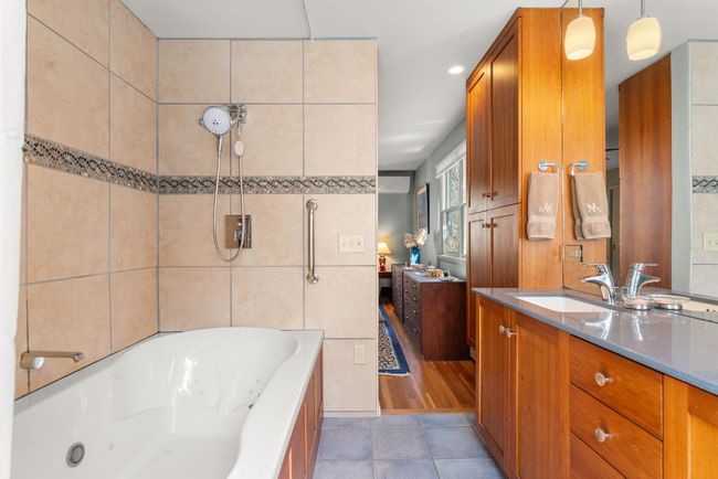 68 Ledge Rd, House other with 2 bedrooms, 2 bathrooms and null parking in Burlington VT | Image 45