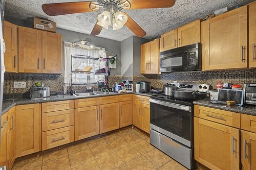 23 Jenness St, Springfield, MA, 01104-2209 | Card Image