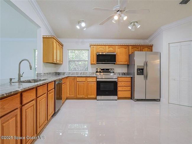513 Benedictine Ter, House other with 3 bedrooms, 3 bathrooms and null parking in Sebastian FL | Image 11