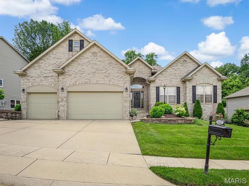 6142 Stone Wolfe Dr, Glen Carbon, IL, 62034-1383 | Card Image