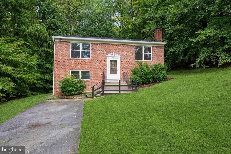 Meadowview Dr, Suitland, MD 20746