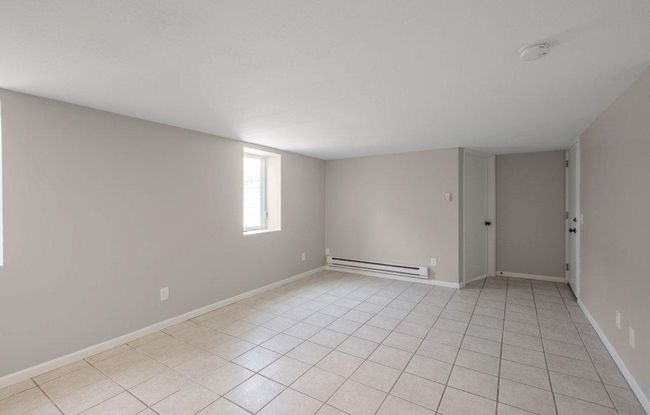 Lower unit 2 bedroom | Image 28